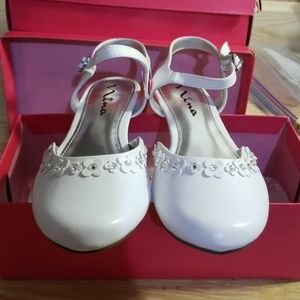 Girls size 5 M NINA Bumblebee white Mary Jane